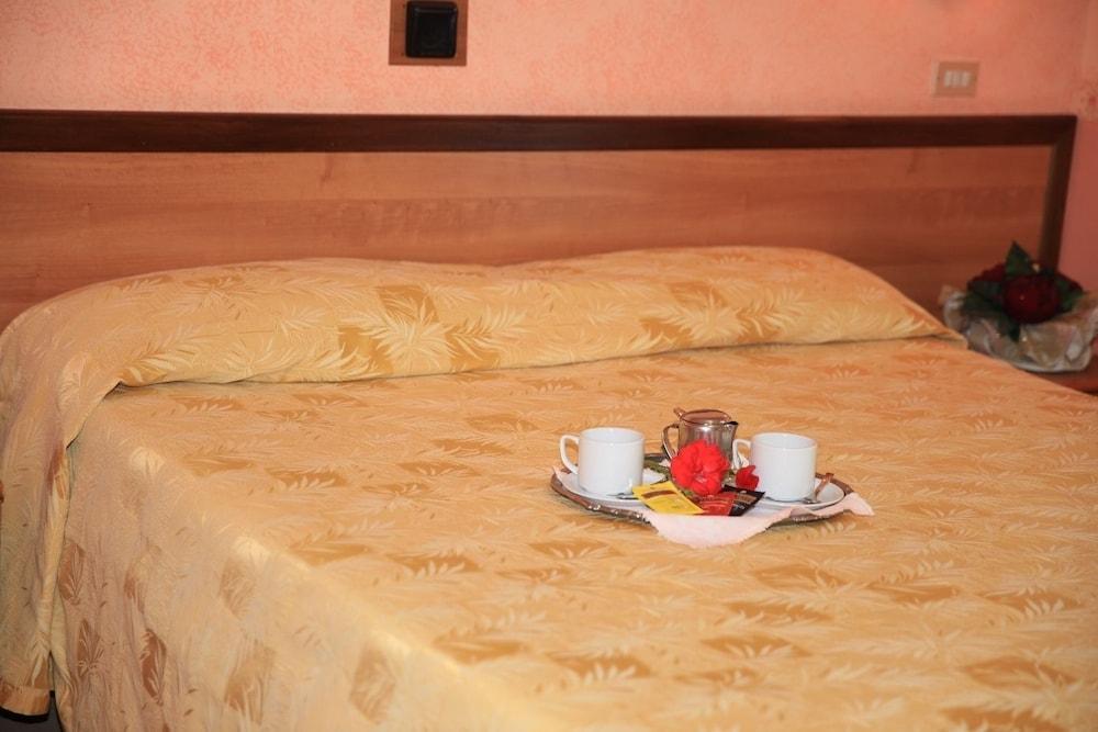 Hotel Ludovici Fiuggi Buitenkant foto