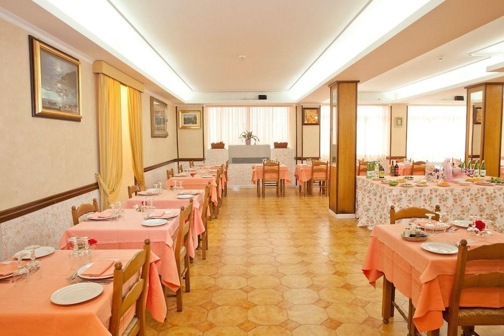 Hotel Ludovici Fiuggi Buitenkant foto